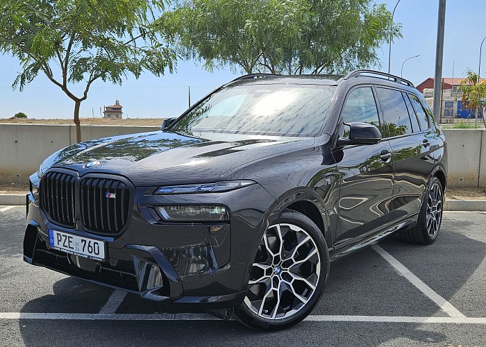 BMW X7 M60i